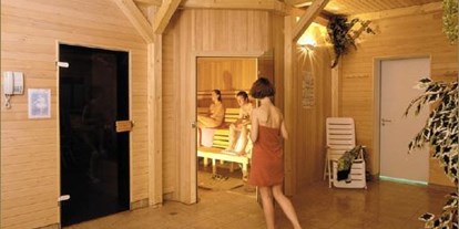 Motorhome parking space - Nordenham - Sauna optional - IQBAL Wohnmobilstell- & Campingplatz mit Flair