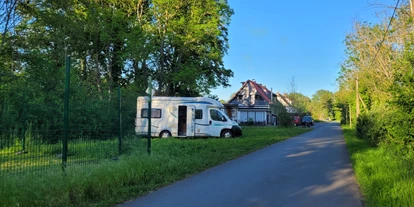 Place de parking pour camping-car - Erfurt - Wohnmobilstellplatz und Fewo am Tierpark Tirica