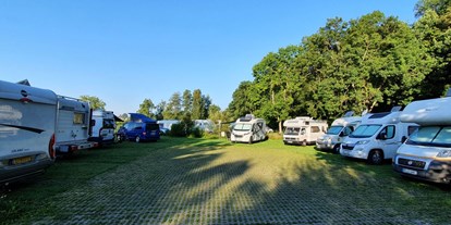 Motorhome parking space - Art des Stellplatz: bei Gewässer - Dinkelsbühl - Natur & City Camping Ellwangen