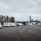 Espacio de estacionamiento para vehículos recreativos - BestPark Seinäjoki