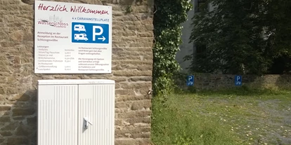 Place de parking pour camping-car - Art des Stellplatz: bei Gewässer - Allemagne - Wasserschloss Podelwitz