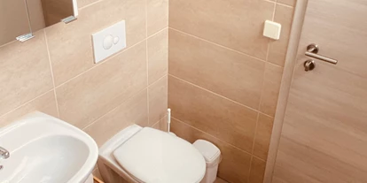 Reisemobilstellplatz - Entsorgung Toilettenkassette - Jirkov - …wo es saubere Sanitäranlagen gibt, die ein Deluxe Camping ermöglichen  - Mini-Ranch 