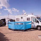 Espacio de estacionamiento para vehículos recreativos - Camping Cabo de Gata