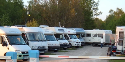 Plaza de aparcamiento para autocaravanas - Badestrand - Dinkelsbühl - P&C-Anlage vor dem DCC Campingpark - P&C-Anlage Dürrwanger Straße