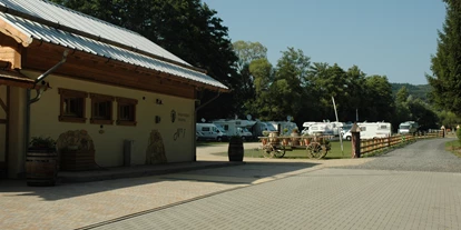 Place de parking pour camping-car - Homberg (Ohm) - Reisemobilpark Urbachtal