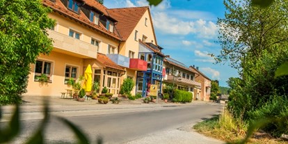 Reisemobilstellplatz - Preis - Bayern - Ansicht des Landgasthofes - Veitsaurach, kleines Aurachtal, nähe Schwabach
