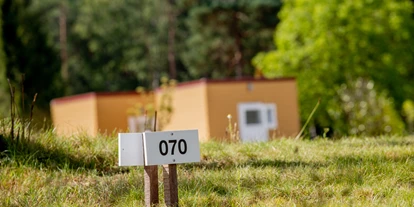 Parkeerplaats voor camper - Grauwasserentsorgung - Garlstorf - Stellplätze für alle Größen - Naturcamping Lüneburger Heide