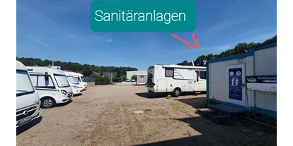 Place de parking pour camping-car - Bademöglichkeit für Hunde - Sanitäranlage - Stellplatz zwischen den Seen