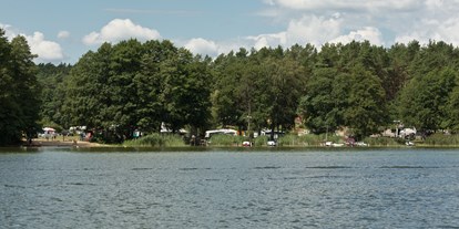 Motorhome parking space - Spielplatz - Schwinkendorf - Genuss Ferien, Natur und Strandcamping am Jabelschen See