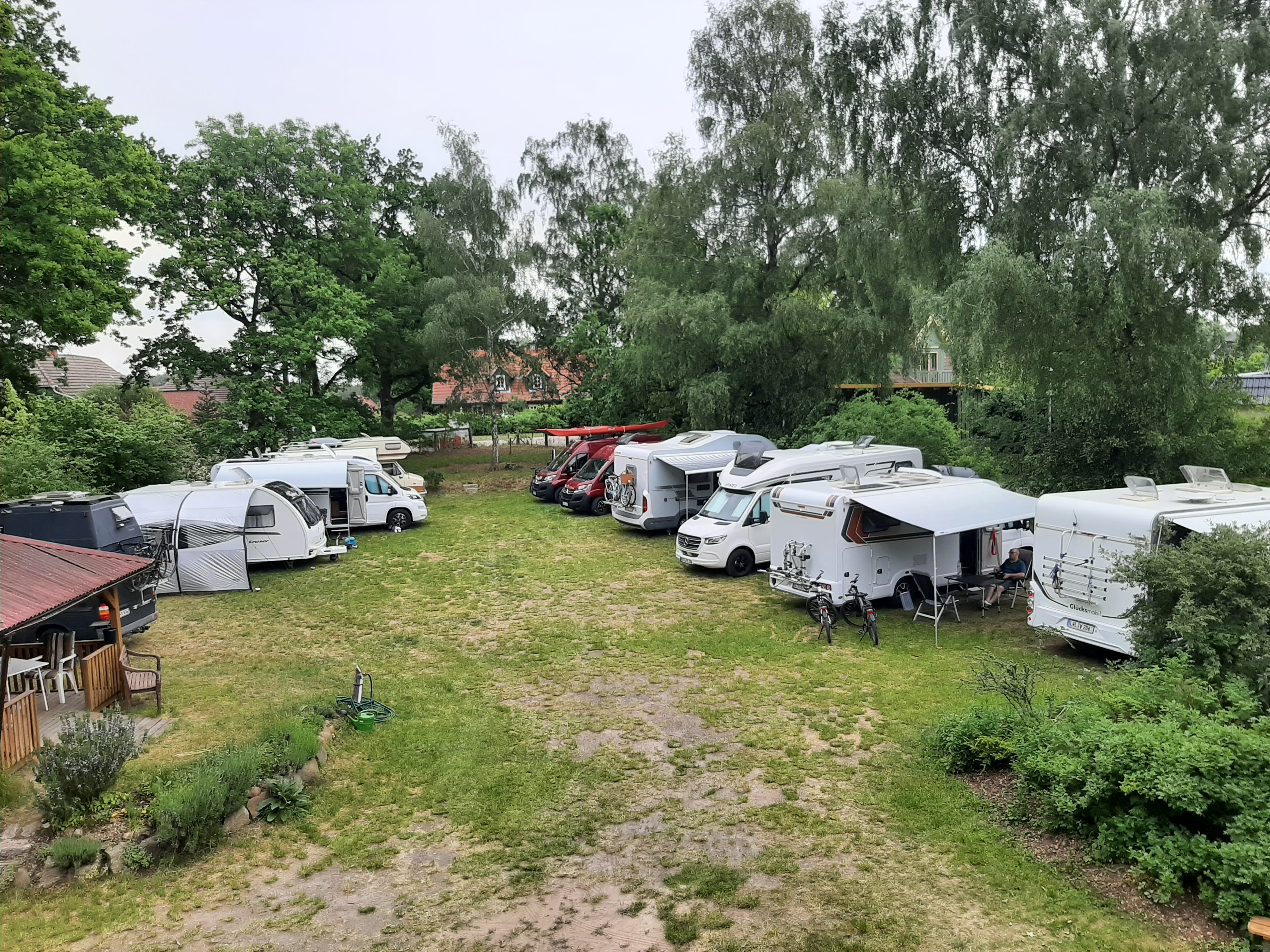 aire de camping-car - Wohnmobil- und Wohnwagenstellplatz Dorfrepublik Rüterberg