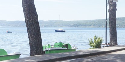 Reisemobilstellplatz - Art des Stellplatz: bei Sehenswürdigkeit - Braccianosee - BLUE LAKE CAMPER