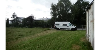 Parkeerplaats voor camper - WLAN: nur um die Rezeption vorhanden - Straßkirchen - Pension Reiner