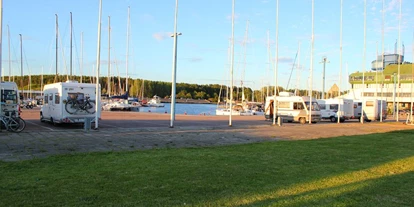 Parkeerplaats voor camper - Tallinn (Estland West) - Pirita Harbour Camping