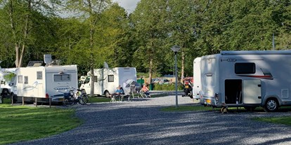 Reisemobilstellplatz - Duschen - Teroele - Stellplätze vor Campingplatz Urkerbos - Vakantiepark 't Urkerbos
