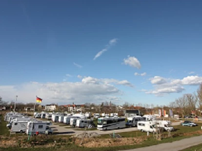 Parkeerplaats voor camper - Angelmöglichkeit - Hedwigenkoog - Frühjahr - Friedrichstädter Wohnmobilstellplatz