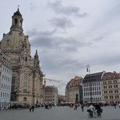 Wohnmobilstellplatz - Neumarkt mit Frauenkirche - Sachsenplatz Dresden
