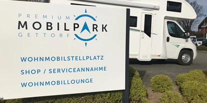 Reisemobilstellplatz - Art des Stellplatz: bei Caravanhändler - Groß Wittensee - Einfahrt zum Stellplatz - Premium Mobilpark Gettorf 
