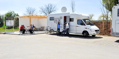 Reisemobilstellplatz - Wohnwagen erlaubt - Grub (Würmla) - Hotel Schloss Haindorf