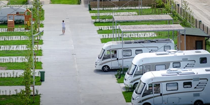 Plaza de aparcamiento para autocaravanas - Art des Stellplatz: Messe - Glamping & Motel Alliance