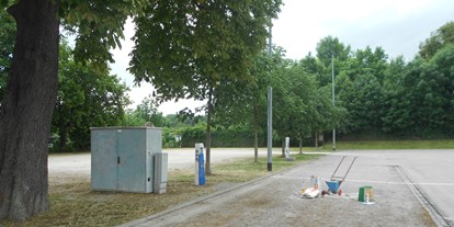 Motorhome parking space - Umgebungsschwerpunkt: Stadt - Weißenfels - Altstadtparkplatz Vogelwiese