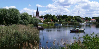 Reisemobilstellplatz - Umgebungsschwerpunkt: Fluss - Derwitz - Blick auf die historische Altstadt - Stellplatz Werder