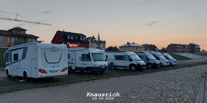 Place de parking pour camping-car - Stromanschluss - Glöwen - Caravanstellplatz am Sportboothafen Nedwiganger