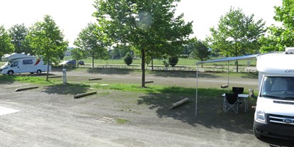 Motorhome parking space - Swimmingpool - Trössing - Wohnmobilstellplatz Siniwelt