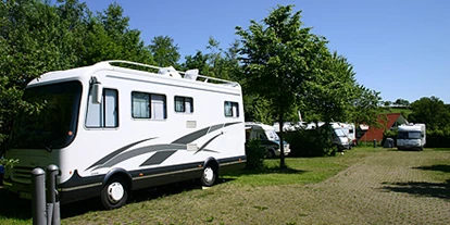 Place de parking pour camping-car - Boffzen - Quelle: http://www.wohnmobilhafen-bellersen.de - Wohnmobilhafen Bellersen