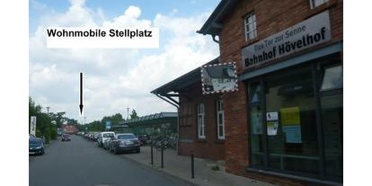 Reisemobilstellplatz - Stromanschluss - PLZ 33098 (Deutschland) - Homepage http://www.hoevelhof.de - Stellplatz am Bahnhof Hövelhof