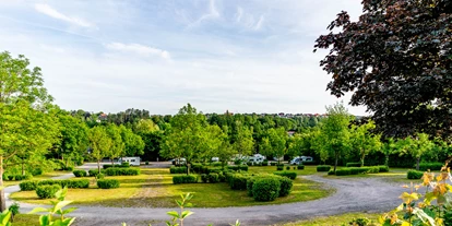 Posto auto camper - Art des Stellplatz: bei Gewässer - Oechsen - Wohnmobilstellplatz Hessisches Kegelspiel