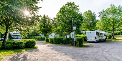Place de parking pour camping-car - Hallenbad - Gersfeld - Wohnmobilstellplatz Hessisches Kegelspiel