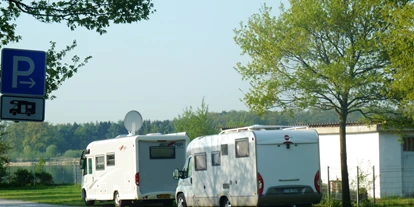 Place de parking pour camping-car - Art des Stellplatz: bei Gewässer - Gütersloh - Stellplatz am Lippesee-Nordufer - Stellplatz am Lippesee