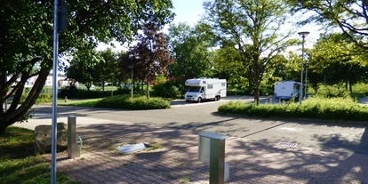 Plaza de aparcamiento para autocaravanas - Art des Stellplatz: bei Hallenbad - Bad Rippoldsau-Schapbach - Wohnmobilstellplatz - Parkplatz Panorama-Bad Freudenstadt