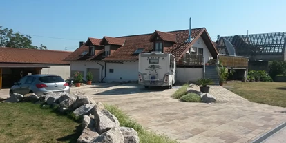 Motorhome parking space - Art des Stellplatz: eigenständiger Stellplatz - Schwanheim - Weinhaus Kruppenbacher