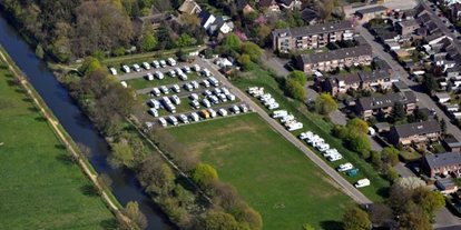 Reisemobilstellplatz - Umgebungsschwerpunkt: Fluss - Azewijn - Luftbild des Platzes - Friedensplatz