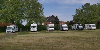 Posto auto camper - Umgebungsschwerpunkt: Stadt - Lemförde - Weitere Stellplätze - Wohnmobilstellplatz Am Heldenhain