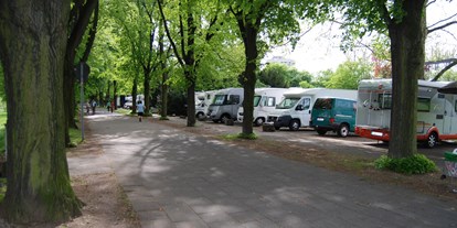 Motorhome parking space - Art des Stellplatz: Sportstätte - Reisemobilhafen Köln