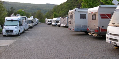 Place de parking pour camping-car - Art des Stellplatz: bei Gewässer - Allemagne - Wohnmobilhafen Heimbach - Wohnmobilhafen Heimbach