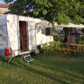 Place de stationnement pour camping-car - Mietcaravan "Lena" - Campingplatz "Altjessen 57"