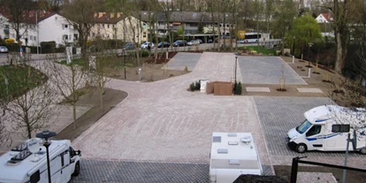 Reisemobilstellplatz - Stromanschluss - Göcklingen - Wohnmobilstellplatz an der Carnot´schen Mauer