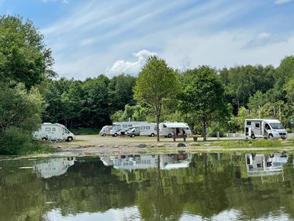 Reisemobilstellplatz - Art des Stellplatz: vor Campingplatz - Wäller Camp Wohnmobilhafen