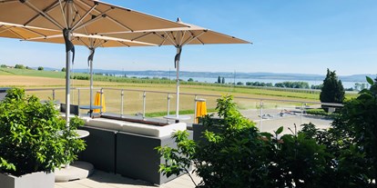 Reisemobilstellplatz - Umgebungsschwerpunkt: See - Meckenbeuren - Panoramalounge mit wunderbarem Seeblick - Hotel Restaurant Seemöwe 