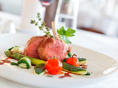 Reisemobilstellplatz - Umgebungsschwerpunkt: See - Wir pflegen eine regionale, frische und saisonale Küche - Hotel Restaurant Seemöwe 