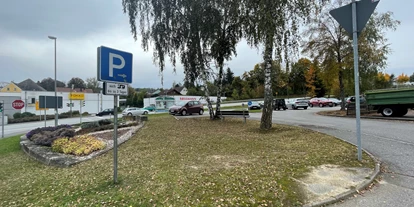 Place de parking pour camping-car - öffentliche Verkehrsmittel - Arnbruck - öffentlicher Parkplatz beim TÜV -  P5