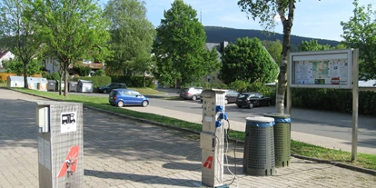 Reisemobilstellplatz - öffentliche Verkehrsmittel - Friedenfels - Versorgungssäulen für Wasser und Strom - Wohnmobilstellplatz Bischofsgrün