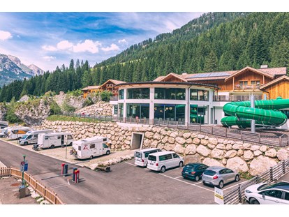 Reisemobilstellplatz - Umgebungsschwerpunkt: Berg - Wasserpark/Aquapark - Stellplatz im Camping Vidor Family & Wellness Resort