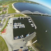 Espacio de estacionamiento para vehículos recreativos - Autocamper Parking Vildsund Harbor