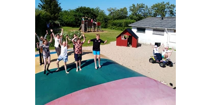 Reisemobilstellplatz - Wohnwagen erlaubt - Westjütland - Playground for children and young people - Nissum Fjord Camping
