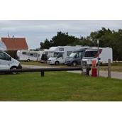 Espacio de estacionamiento para vehículos recreativos - Krik Vig Camping