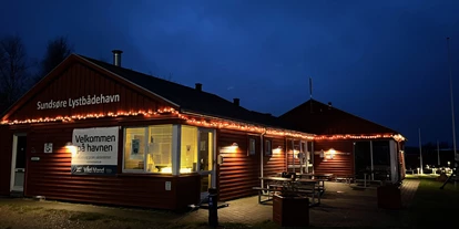 Reisemobilstellplatz - Spielplatz - Løgstrup - Klubhus i vintertrim - Sundsøre Lystbådehavn
